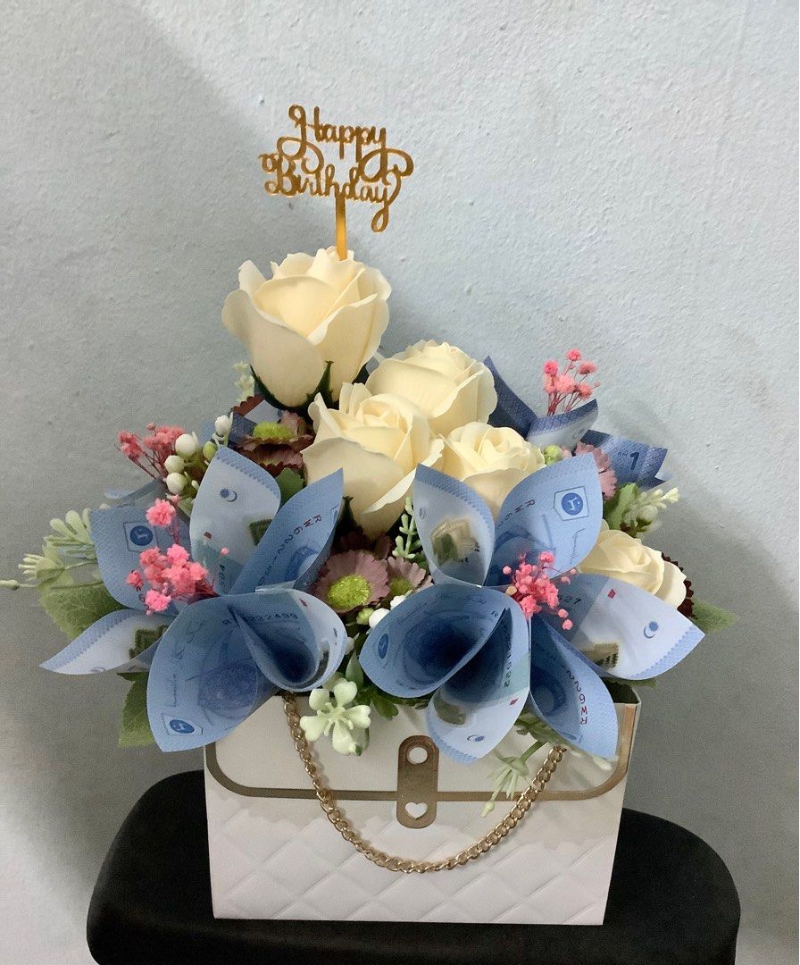 Bouquet budget, Hobbies & Toys, Stationery & Craft, Flowers & Bouquets on  Carousell