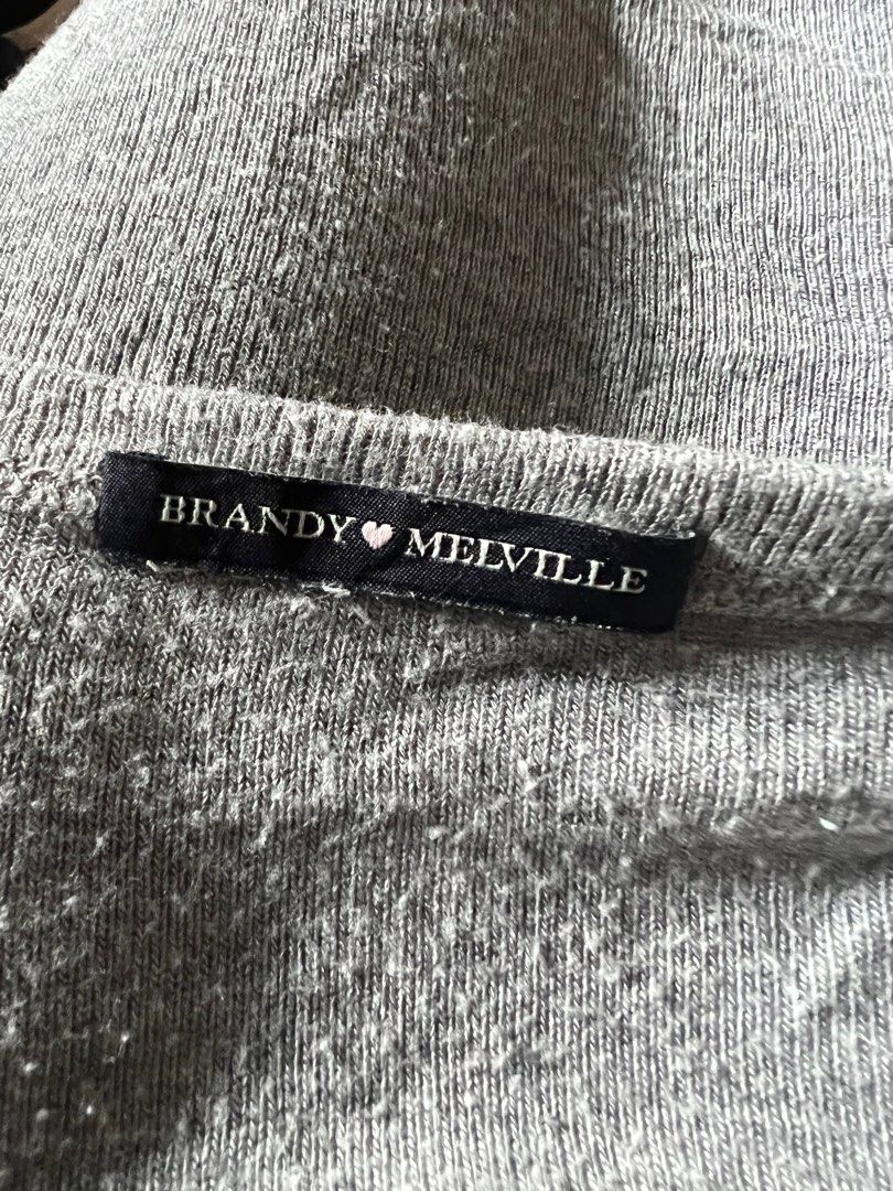 Brandy Melville Knitted Top (Category: Longsleeves) located in Caloocan City. Submitted by jayneejeonsmiling (Listing ID 1233090295, Image 2). Description: Excellent condition Minimal signs of usage Super soft fabric Best fit M-L frame.