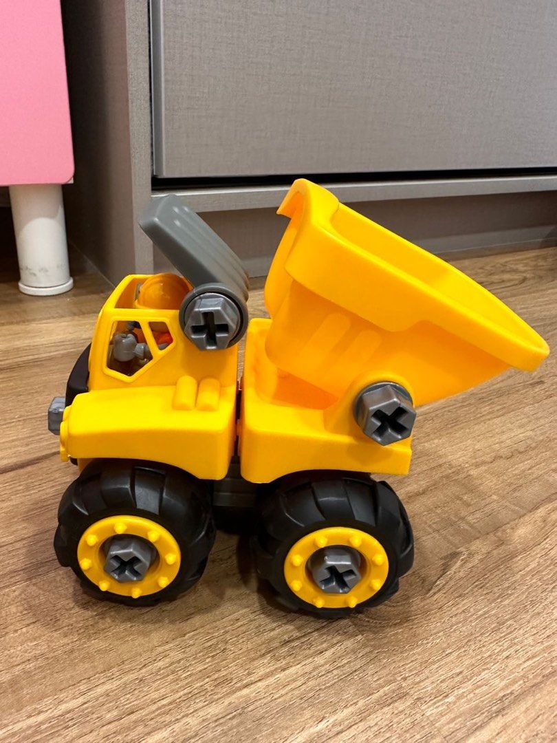 Cat machine deals maker dump truck