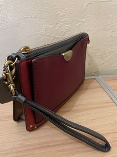 ORIGINAL Coach dreamer wristlet vvgc RARE YAAA