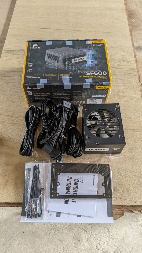 PC Gaming PSU Corsair SF600 600W SFX Power Supply - 80+ Platinum