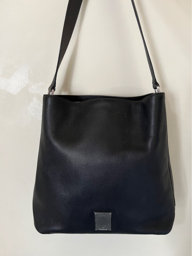 COURONNE Shoulder Bag, Women's Fashion, Bags & Wallets, Shoulder Bags ...
