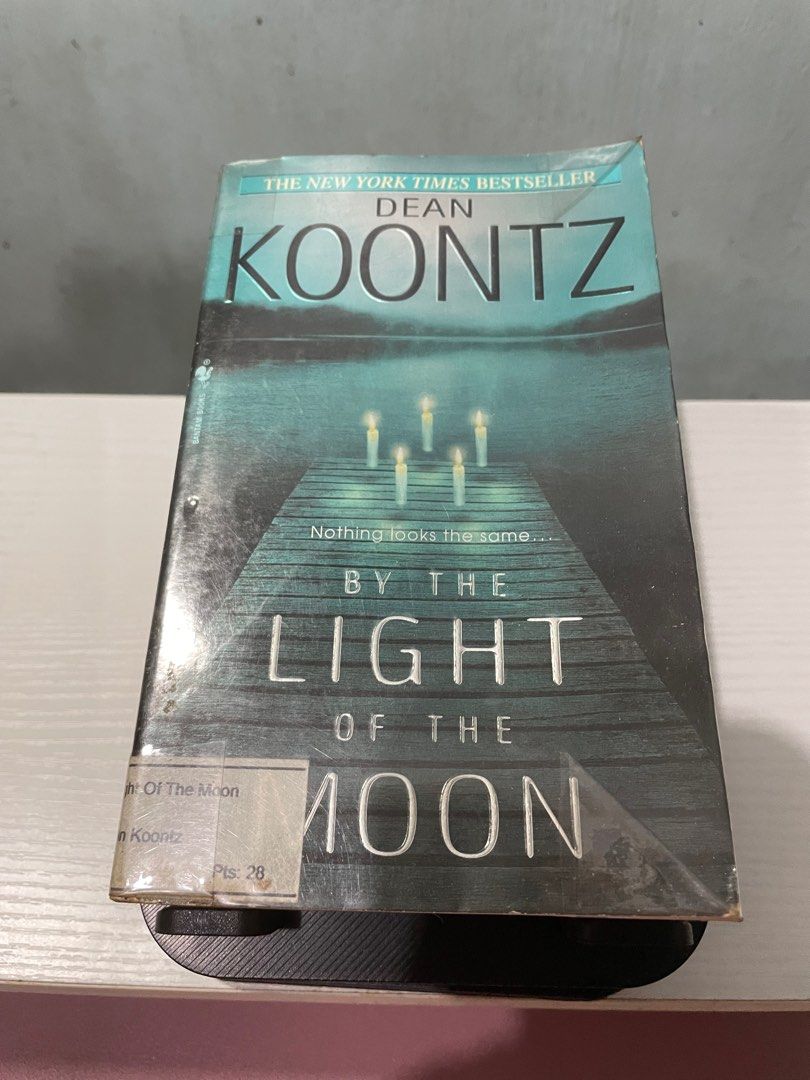 By the Light of the oon: Dean Koontz: 9780553801439: Aazon.co