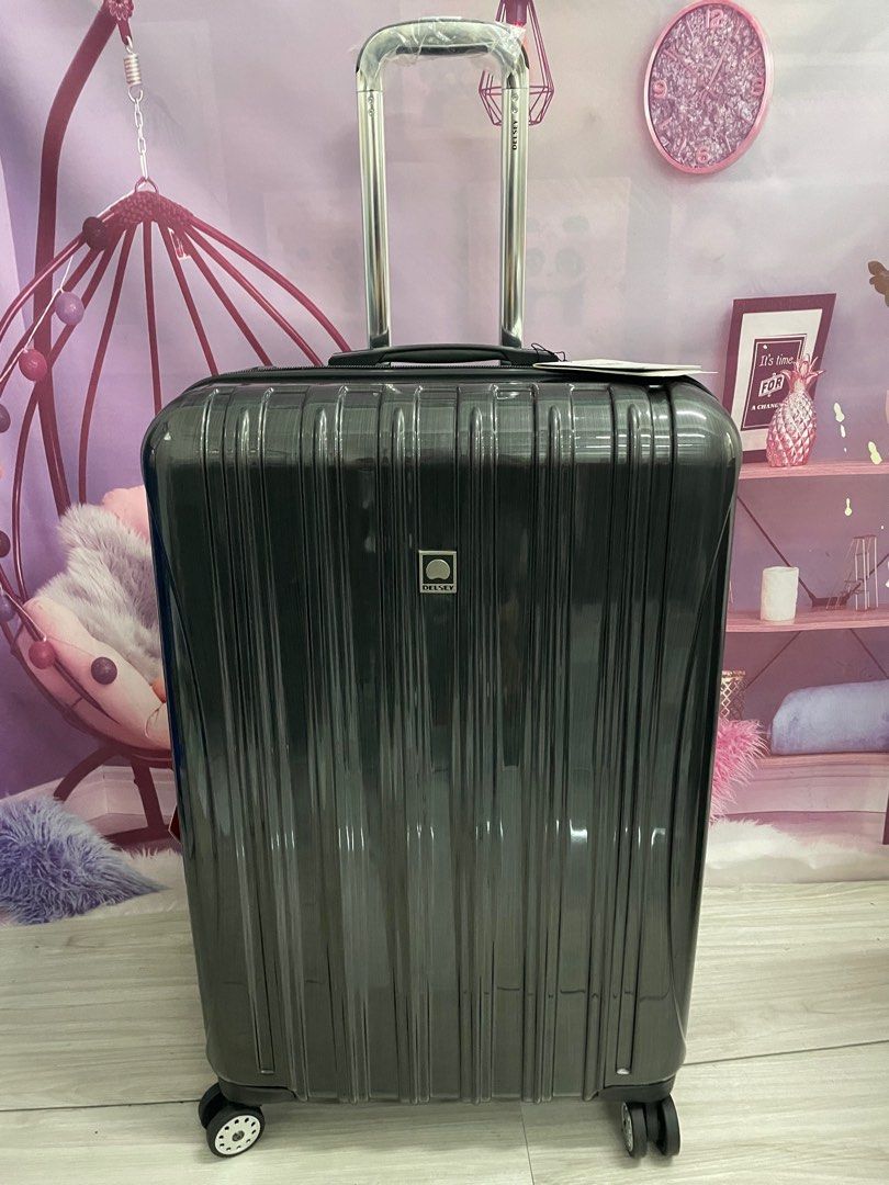 Delsey 30 inch expandable luggage 79 x 50 x 30 4cm
