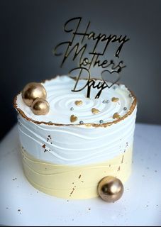 Eggless customised cakes