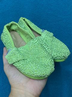 EUC TOMS KIDS SHOES