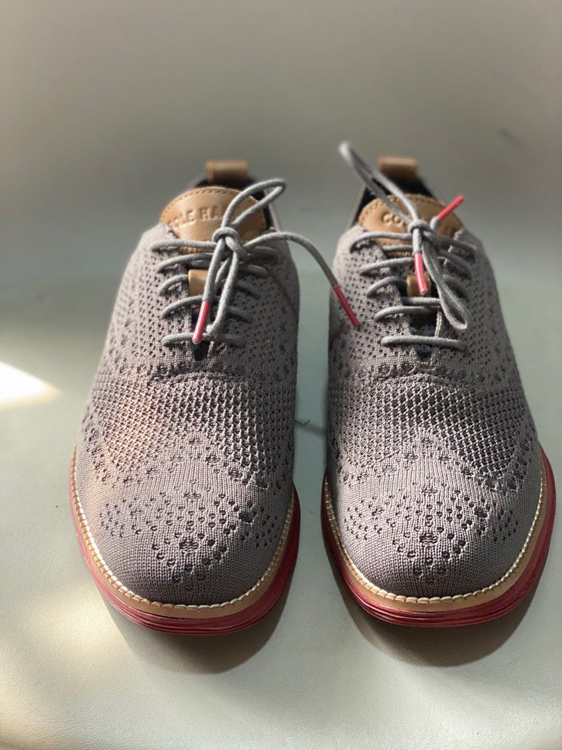 For Sale: COLE HAAN (Category: Sneakers) located in Taguig. Submitted by bgcbox (Listing ID 1233015602, Image 3). Description: For Sale: COLE HAAN ORIGINAL GRAND Size 7 1/2M Used once Complete w/ box Store price: Php9,495.25 Selling for only: Php4,200.00 Note: posted photos true to color (no filter) Rfs: wrong size.