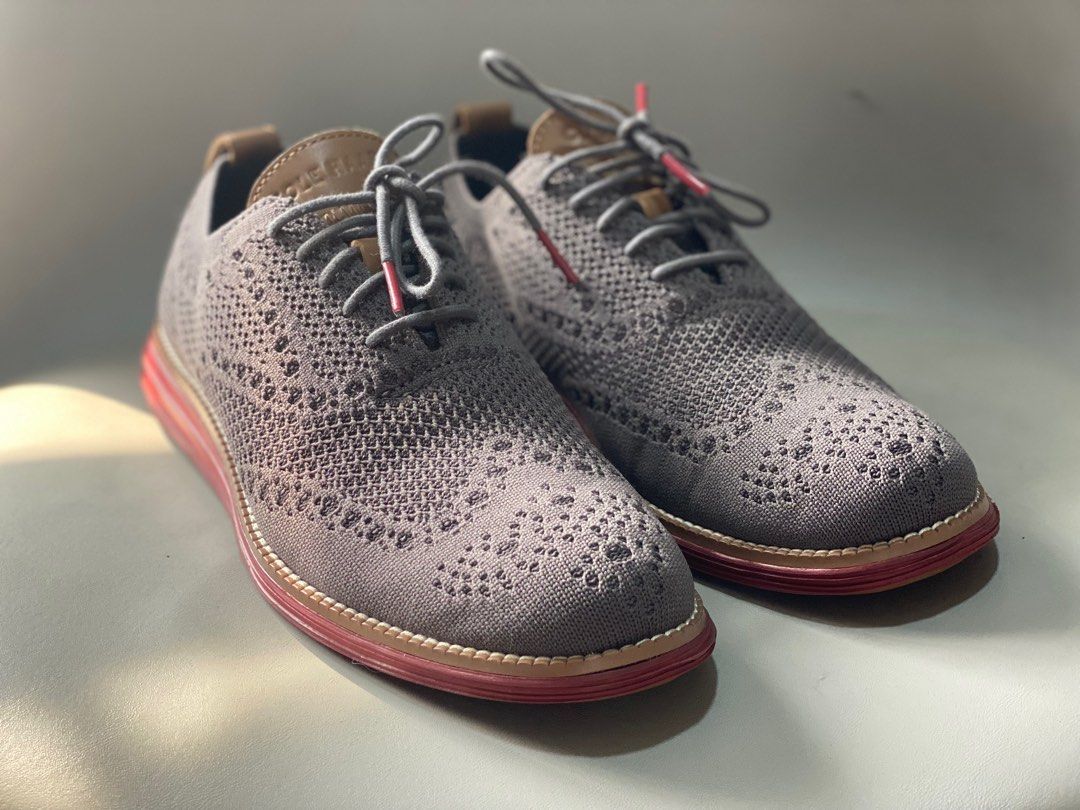 For Sale: COLE HAAN (Category: Sneakers) located in Taguig. Submitted by bgcbox (Listing ID 1233015602, Image 2). Description: For Sale: COLE HAAN ORIGINAL GRAND Size 7 1/2M Used once Complete w/ box Store price: Php9,495.25 Selling for only: Php4,200.00 Note: posted photos true to color (no filter) Rfs: wrong size.