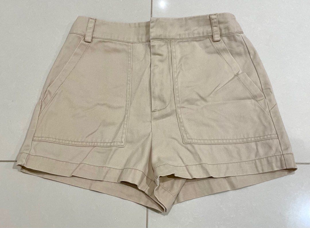 Forever 21 Khaki Shorts Women s Fashion Bottoms Shorts on Carousell