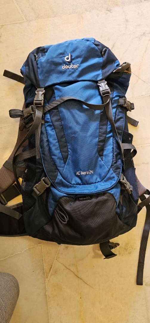 Deuter ac aera 30l day pack top