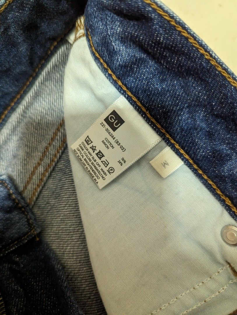 GU / Uniqlo denim short shorts (Category: Shorts) located in Pasig City. Submitted by miaochoa (Listing ID 1233150127, Image 2). Description: medium fits 26-27.