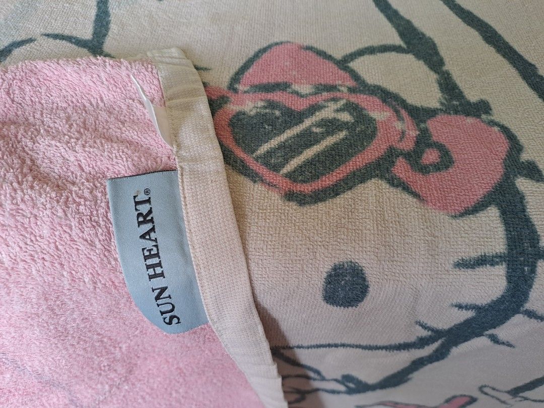 Hello Kitty Bath Towel, Furniture & Home Living, Bedding & Towels on