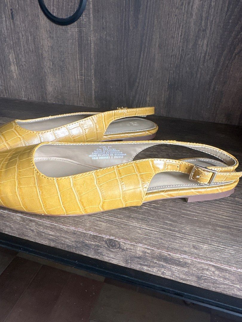 Gold shop sandals h&m