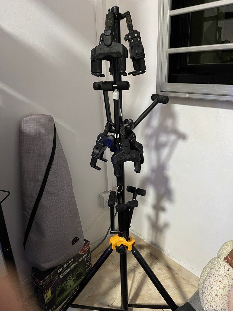 Hercules 6 guitar stand, Hobbies & Toys, Music & Media, Music