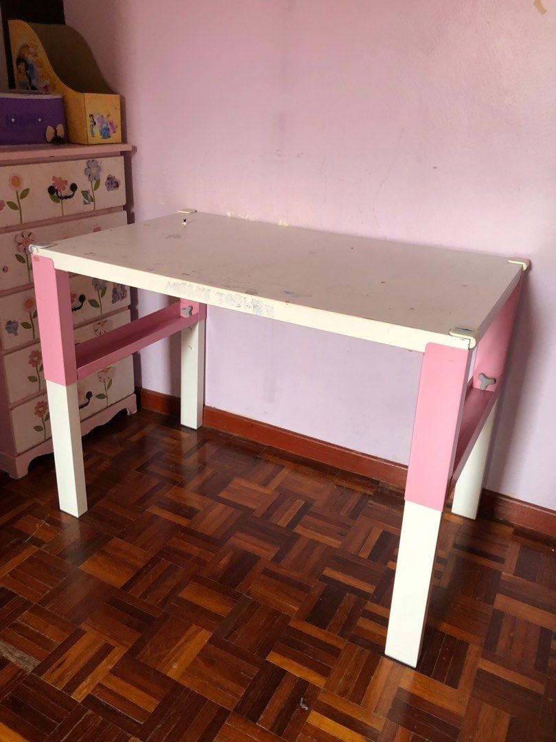Ikea pahl desk on sale pink
