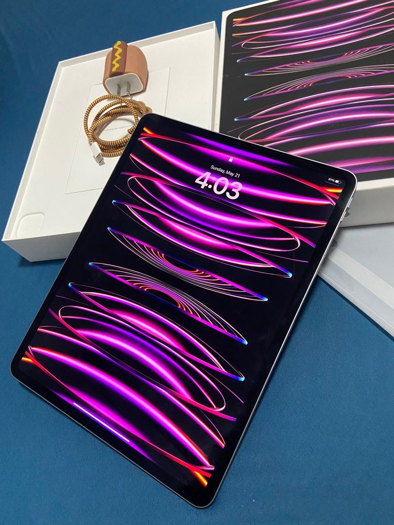 IPAD PRO 6TH GEN 12.9 128GB COMPLETE PACKAGE SILVER COLOR (Category: iPad) located in Lipa City. Submitted by tunying24 (Listing ID 1233150980, Image 1). Description: OPEN FOR SWAP SA LOWER UNIT ADD CASH NALANG 99% SMOOTHNESS LONG LASTING BATTERY LIFE 12.9 INCHES / M2 CHIP PROCESSOR COMPLETE PACKAGE ORIGINAL BOX AND CHARGER NO HISTORY OF REPAIR NO ISSUE OR DEFECT 128GB STORAGE 75,990 ORIGINAL PRICE TEST ALL YOU WANT PM LANG PO SA INTERESADO AT BA
