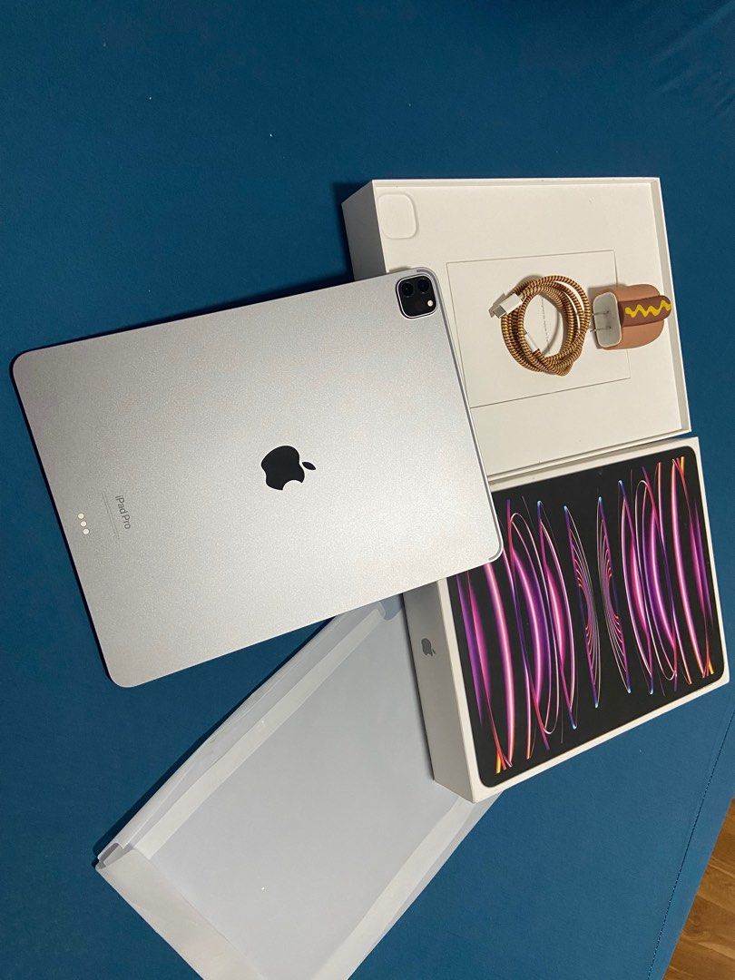 IPAD PRO 6TH GEN 12.9 128GB COMPLETE PACKAGE SILVER COLOR (Category: iPad) located in Lipa City. Submitted by tunying24 (Listing ID 1233150980, Image 3). Description: OPEN FOR SWAP SA LOWER UNIT ADD CASH NALANG 99% SMOOTHNESS LONG LASTING BATTERY LIFE 12.9 INCHES / M2 CHIP PROCESSOR COMPLETE PACKAGE ORIGINAL BOX AND CHARGER NO HISTORY OF REPAIR NO ISSUE OR DEFECT 128GB STORAGE 75,990 ORIGINAL PRICE TEST ALL YOU WANT PM LANG PO SA INTERESADO AT BA