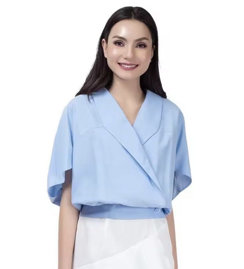 Light Blue San Remo Top Plains and Prints (Category: Blouses) located in Pasig City. Submitted by missjeee (Listing ID 1233069591, Image 1). Description: Light Blue San Remo Top Plains and Prints Medium size.
