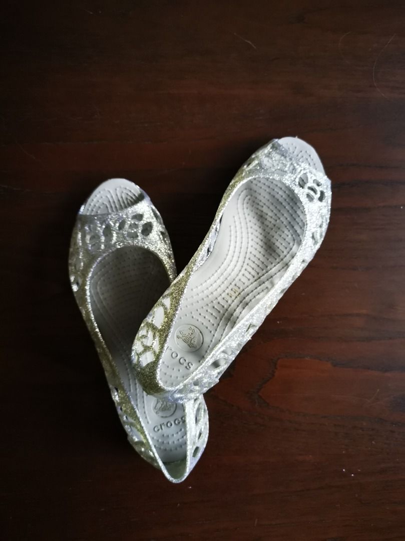 Crocs girls hot sale size 3