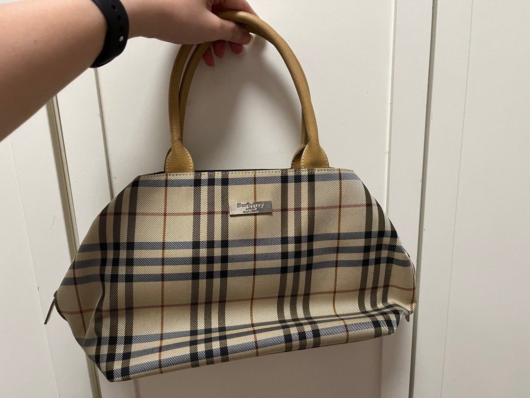 Burberry blue label purse deals