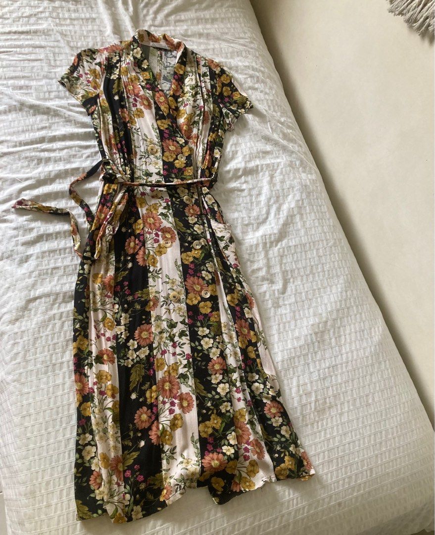 Mango Floral Midi Dress Women s Fashion Dresses Sets Dresses on Carousell