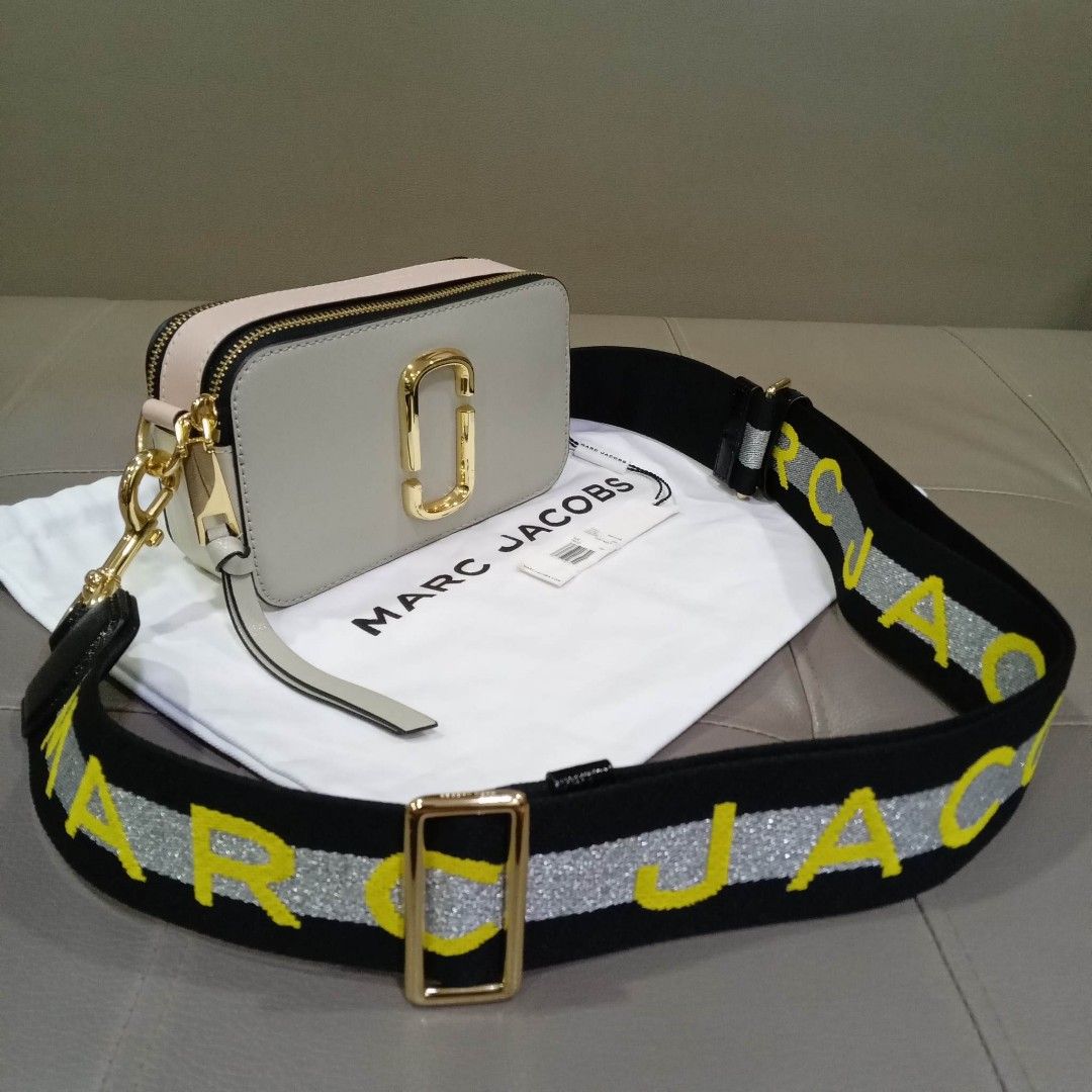 marc jacobs leather camera bag