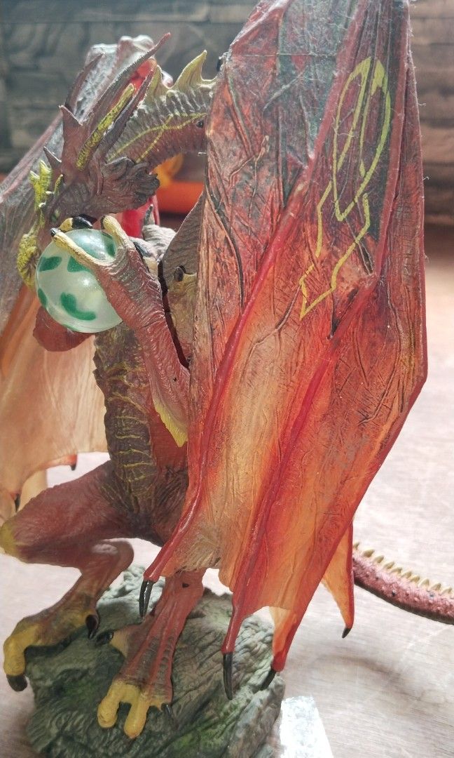 Mcfarlane dragon collection (Category: Figurines & Statues) located in Manila. Submitted by armani04 (Listing ID 1233126716, Image 2). Description: McFarlane action figure Dragon collection display lang 95% issue ung Isang wings sinulit na ksi matatanggal na pero ok na ok prin sya di halata na dinikit rfs. dagdag budget everyday.