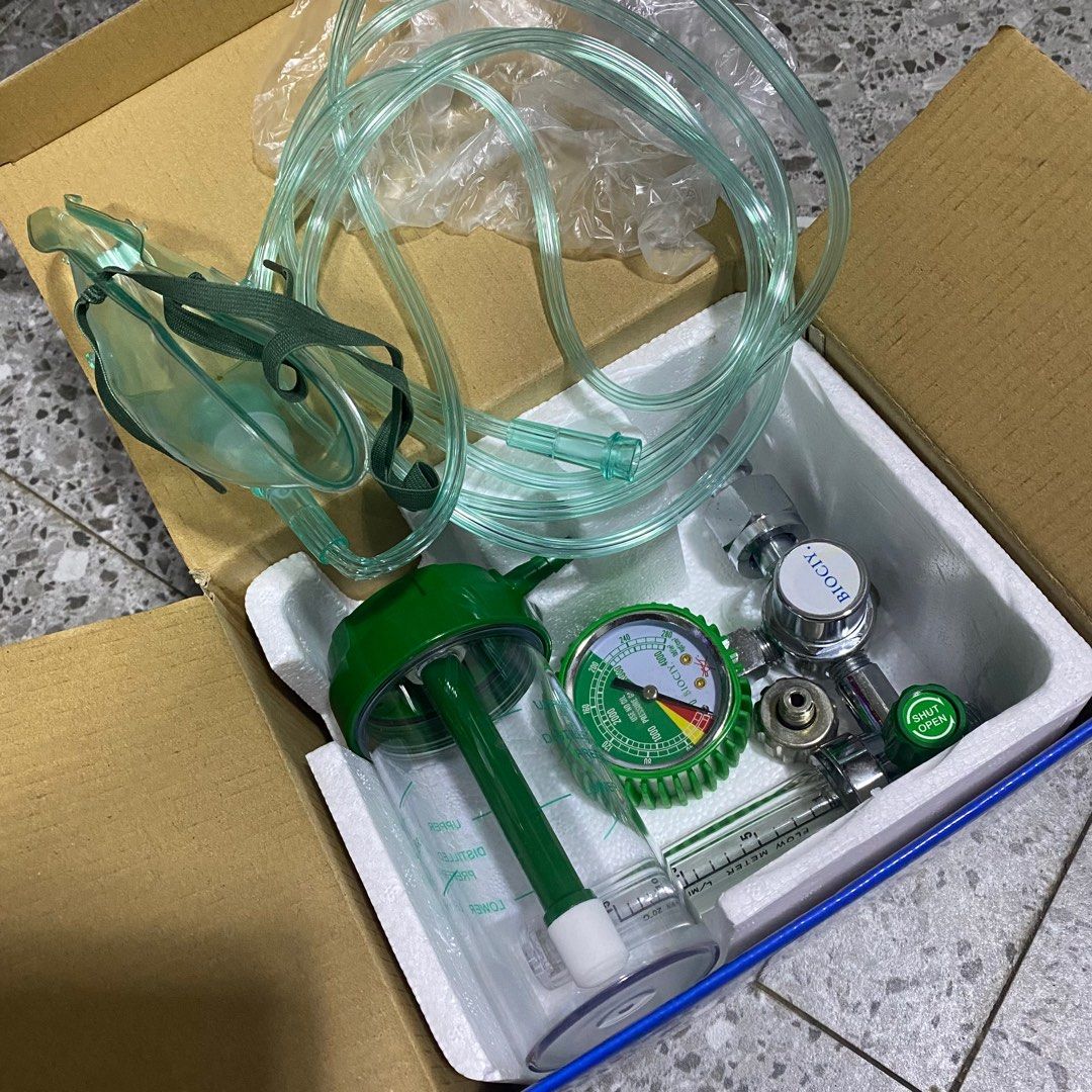 Medical Oxygen Regulator (Category: Medical Supplies & Tools) located in Manila. Submitted by starrystylecloset (Listing ID 1233117845, Image 1). Description: .