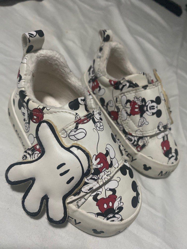 Mickey Mouse Sneakers (Category: Babies & Kids Fashion) located in Paranaque City. Submitted by johnber (Listing ID 1233156371, Image 1). Description: H&M insole 13-14cm.