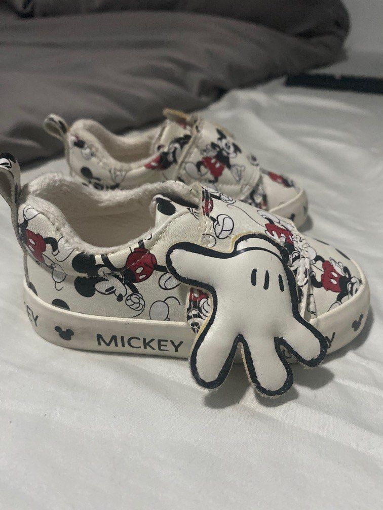 Mickey Mouse Sneakers (Category: Babies & Kids Fashion) located in Paranaque City. Submitted by johnber (Listing ID 1233156371, Image 2). Description: H&M insole 13-14cm.