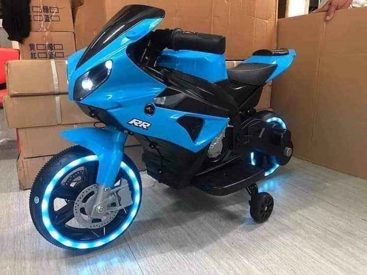 Mini R1 Yamaha (Code 8798) (Category: Remote Control Toys) located in Pasay City. Submitted by mjmsvarietystore (Listing ID 1233165833, Image 1). Description: Mini R1 Yamaha (Code 8798) Price: 3,500 PHP 🔴Handrive 🔴Flashing Lightning wheels 🔴With USB cp mp3 port 🔴Best for 2 to 6yrs old 🔴Ideal gift for kids 🔴We do Shipping Nationwide For inquiries and to order: PM me on Facebook or Call/text me on 09603073035/ 09154178963.