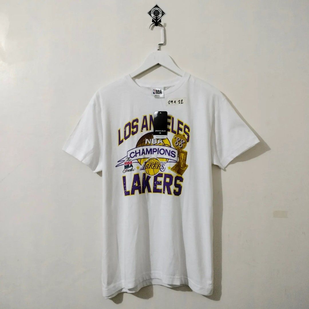 Vintage Lakers tee, Men's Fashion, Tops & Sets, Tshirts & Polo Shirts on  Carousell