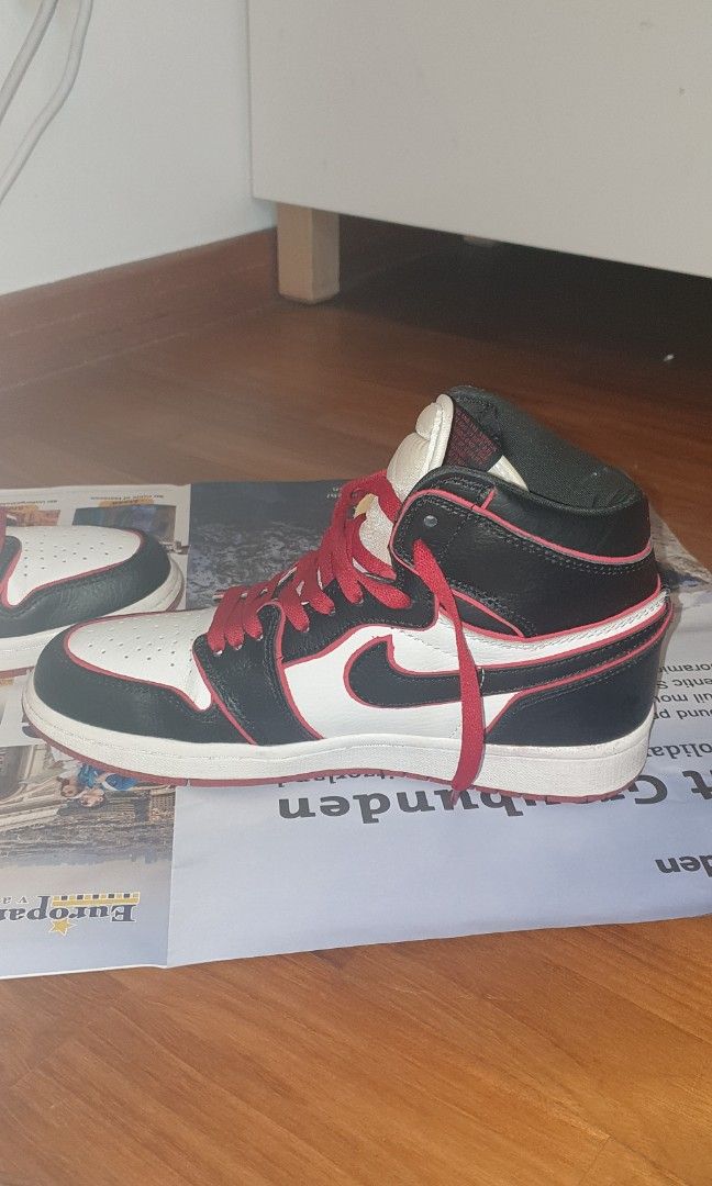 harga air jordan 1 bloodline