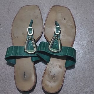 Preloved Pedro green sandals