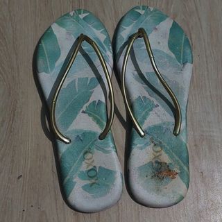 Preloved Xoxo leaf slippers