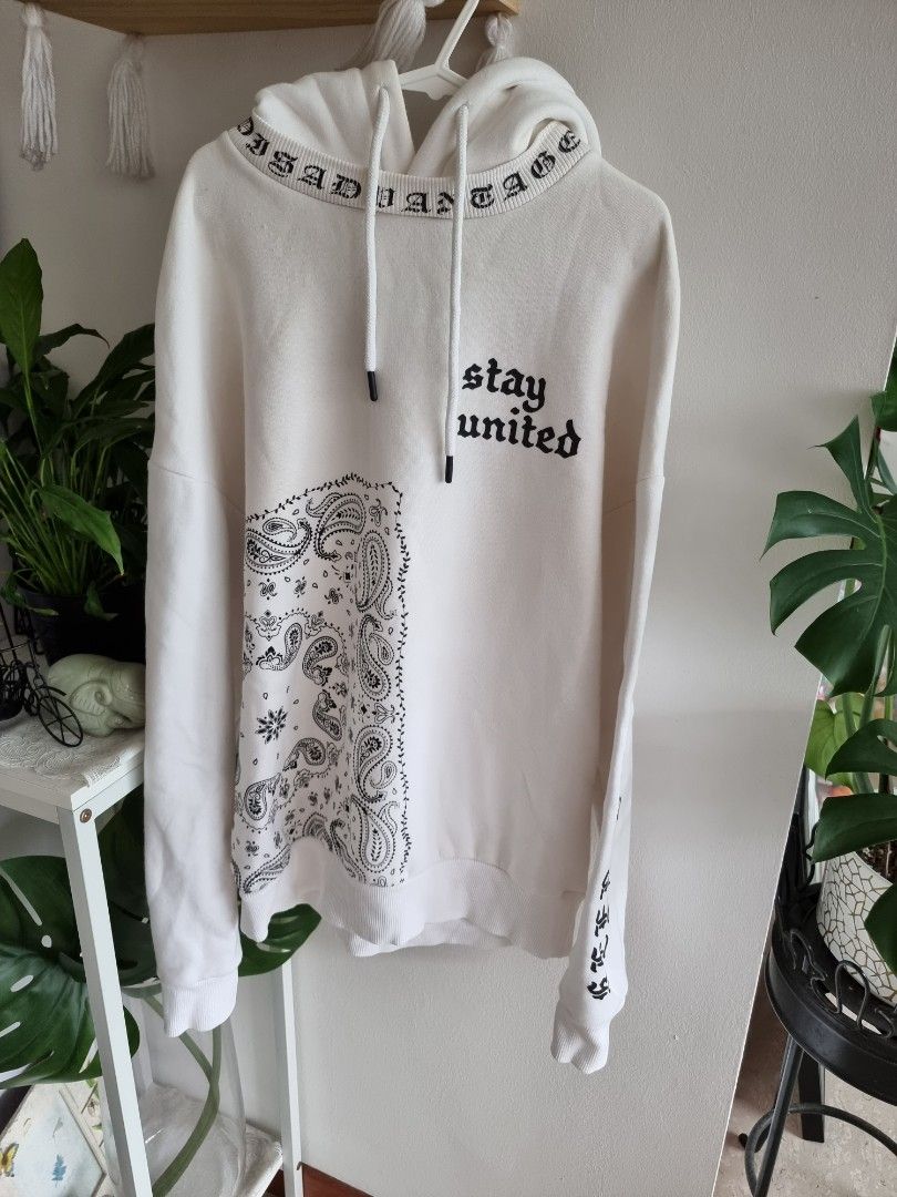 Pull and 2024 bear white hoodie
