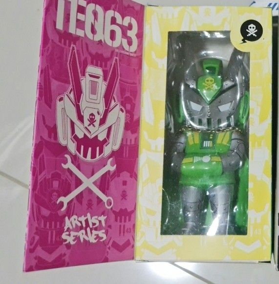 QUICCS x MARTIAN TOYS x SKETONE X IAMRETRO Teq63 DOOM VADER, Hobbies ...