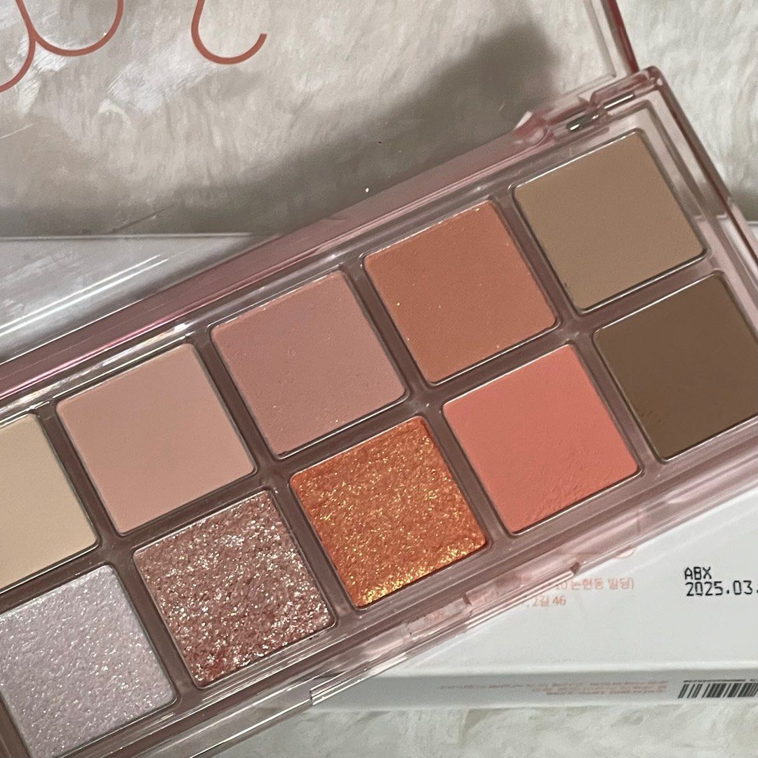 romand better than eyeshadow palette (peach dahlia) on Carousell