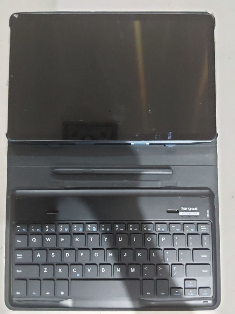 Samsung Galaxy Tab S6 Lite + Targus keyboard case, Telepon Seluler & Tablet, Ponsel Android