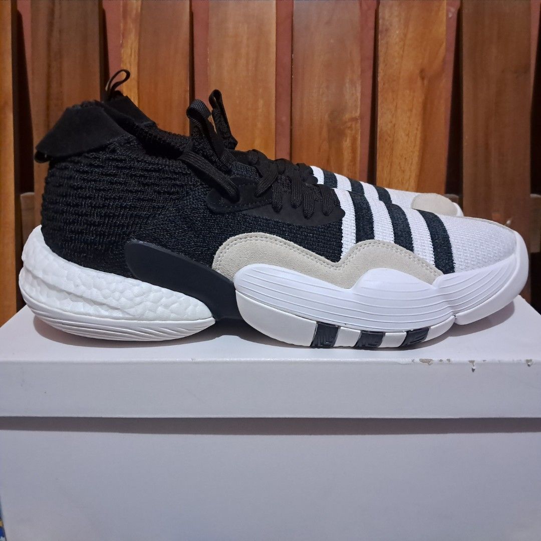Sepatu Basket Adidas Trae Young 2 H06477, Fesyen Pria, Sepatu , Sneakers di  Carousell
