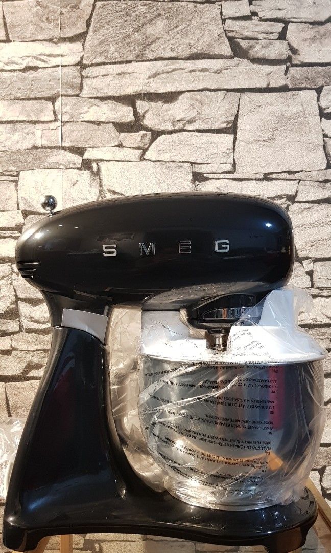 SMEG Mixer, Furniture & Home Living, Kitchenware & Tableware, Bakeware