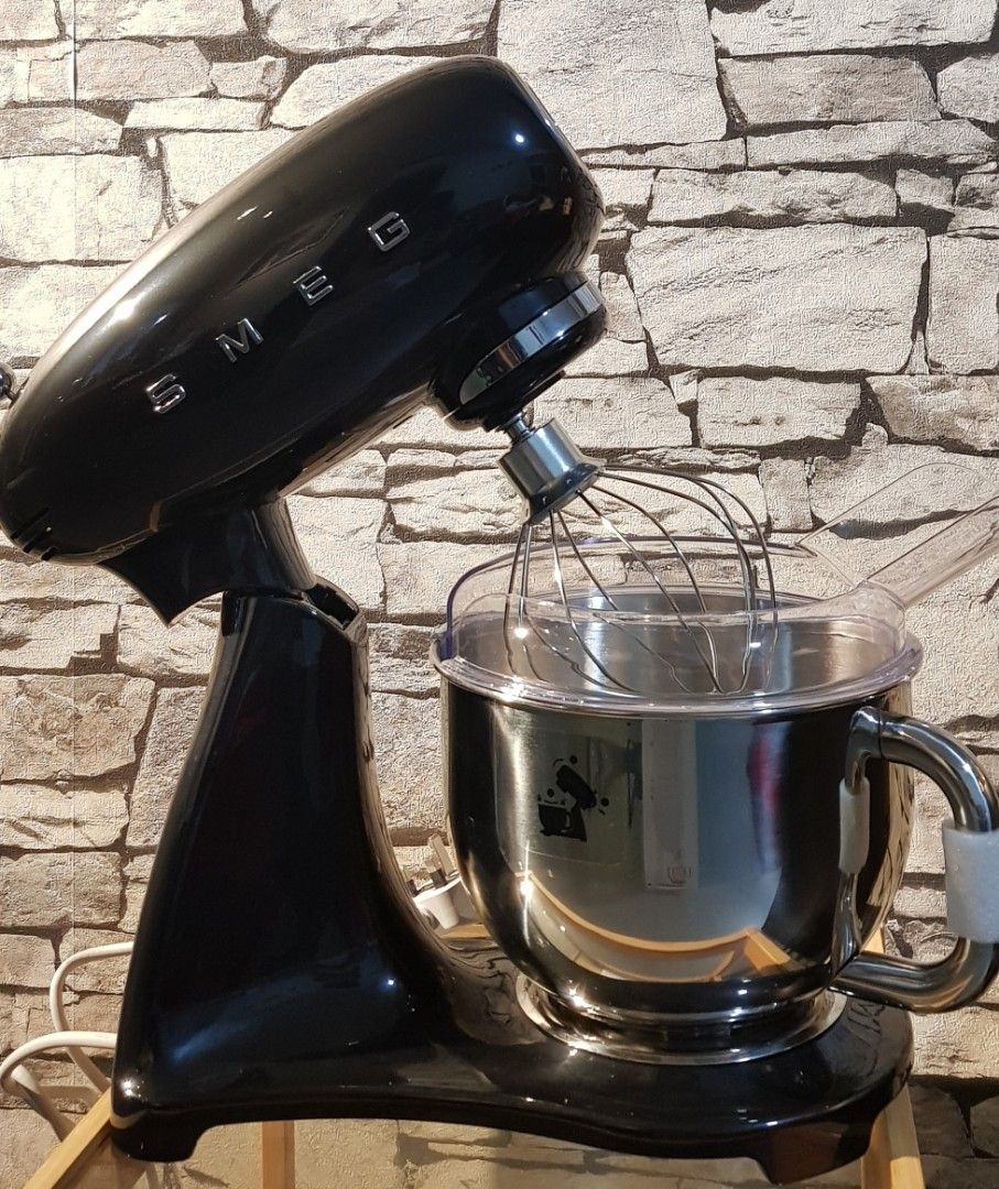 SMEG Mixer, Furniture & Home Living, Kitchenware & Tableware, Bakeware