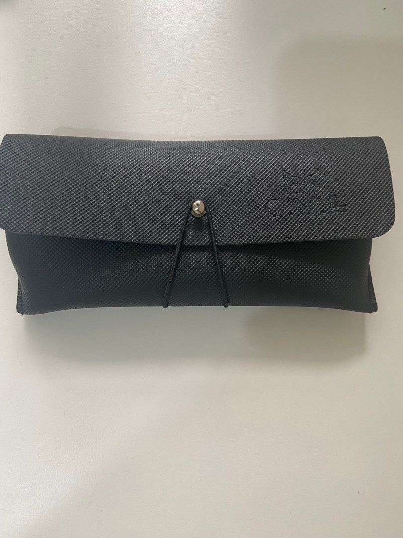 Spectacles Frame (Category: Sunglasses & Eyewear) located in Kuala Lumpur. Submitted by fiona_n (Listing ID 1233064583, Image 3). Description: - bought at owl 1 utama for rm650( comes with receipt) - Only frame. You can install lens at specs shop. The frame itself coz rm200 normally so you will save alot :) - I will give a free box and cloth to clean your specs.