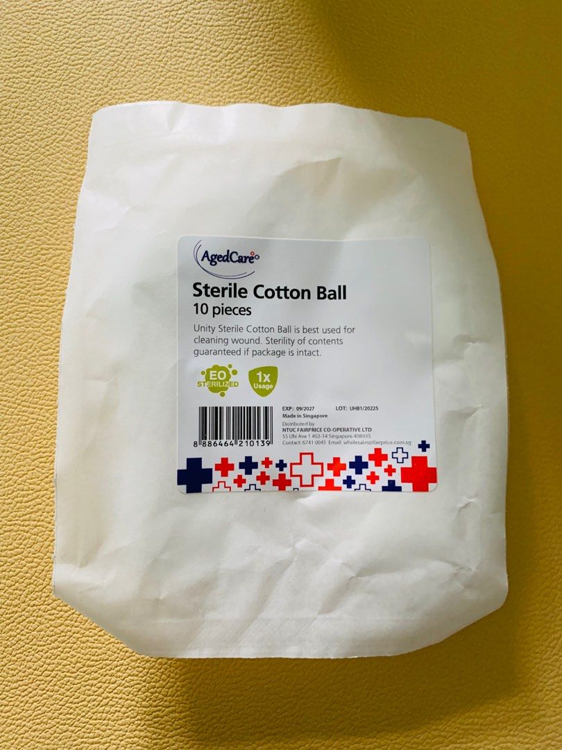 Cotton Ball (Sterile) per packet of 10 pieces expiry Sep 2027