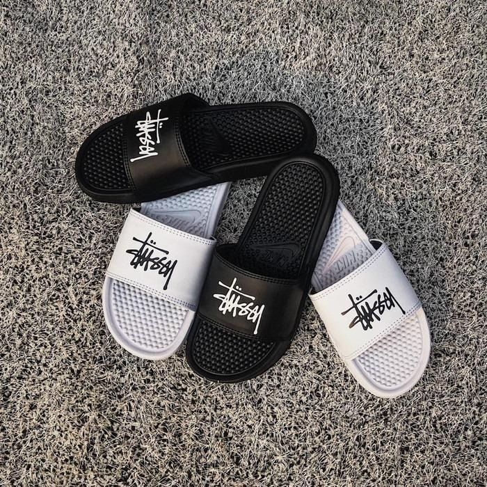 Stussy x benassi （only white）, Men's Fashion, Footwear, Flipflops and  Slides on Carousell