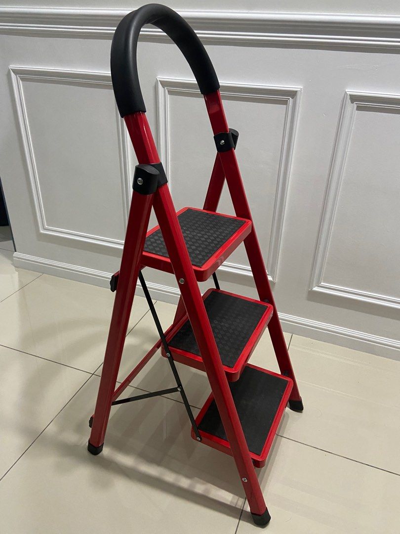 Tangga Lipat 3 step, Furniture & Home Living, Cleaning & Homecare