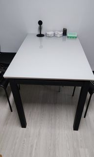 Tempered Glass top Extendable Dining Table