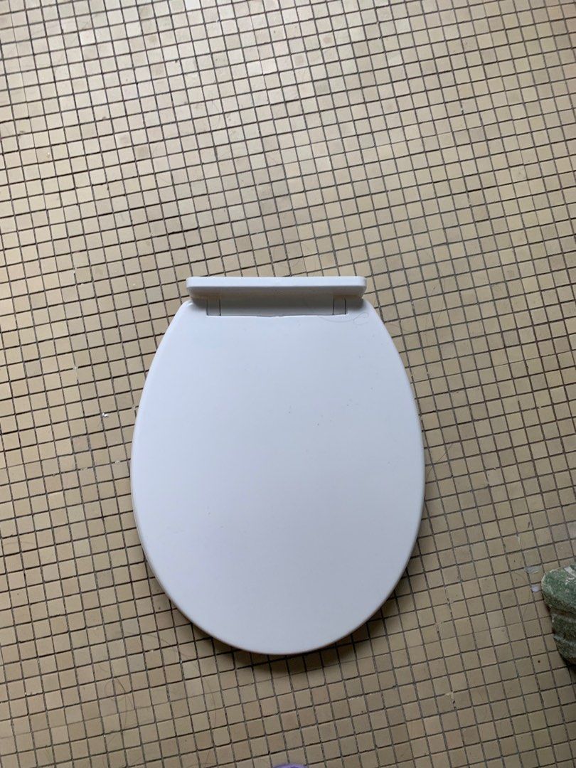 Toilet bowl cover, Furniture & Home Living, Bathroom & Kitchen Fixtures