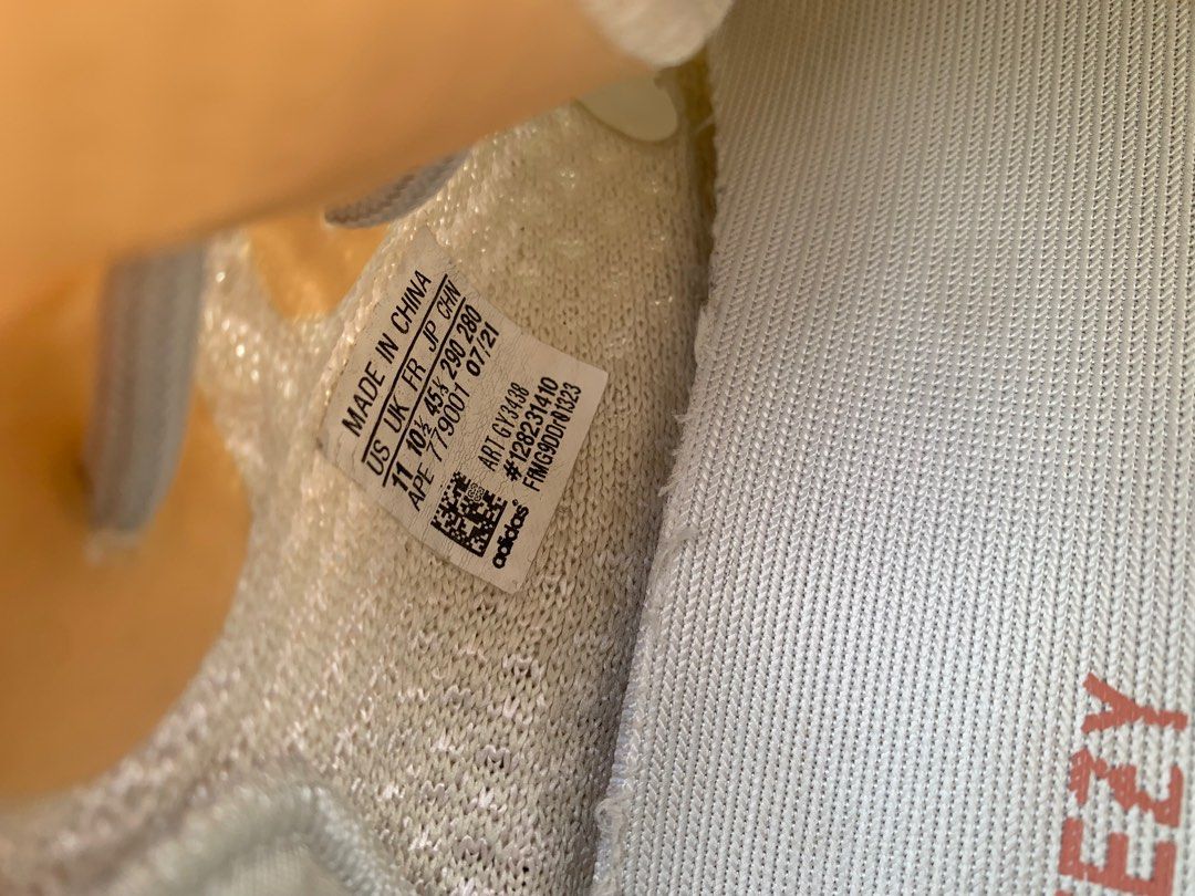 uk10.5 yeezy light uv
