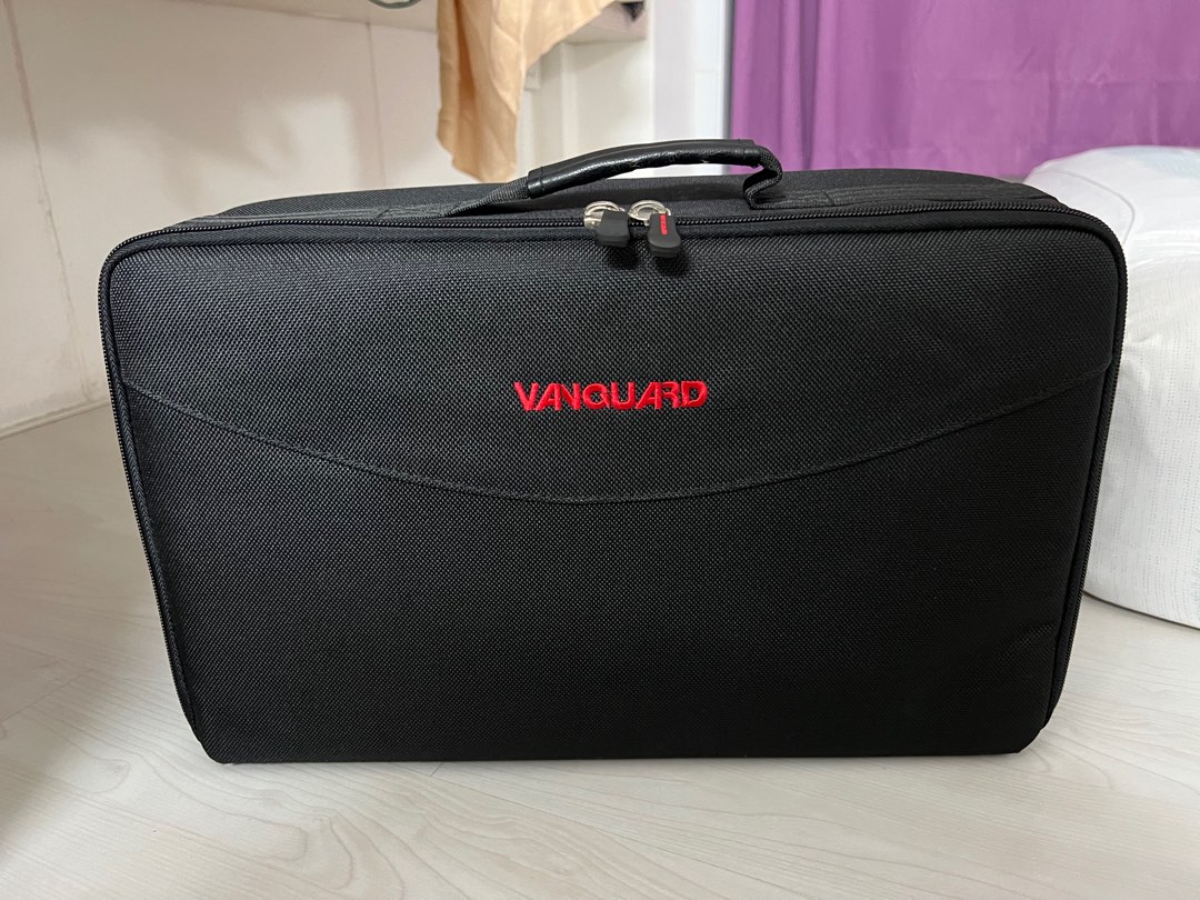 Vanguard divider bag 40 top